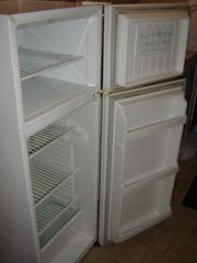 >> WestingHouse 440 litre fridge $50.00